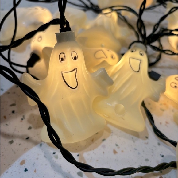 Vintage 90s Plastic‎ Light Up Halloween String Happy Ghost Lights - Picture 1 of 6